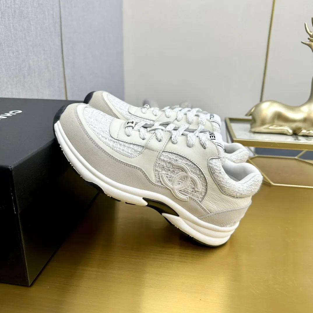 👟👟Ex-factory price 480👟👟 Women's Shoes Women's Clothing Chanel Chanel - 2023 Counter Top Casual Sports Shoes This classic design; the upper is electro-embroidered with a variety of techniques; the outsole is fashionable and sporty; it is unusual to incorporate a variety of color matching elements... The diversified mix and match is very beautiful and versatile, and can be used for leisure, fashion, sports and outdoor... ꫛꫀꪝ Go➫ Material: ❶The upper is made of: original imported mercerized velvet + double-layer breathable mesh ❷The inner lining is made of: the original imported breathable mesh ❸The outsole is based on: original T👟👟factory price U combination outsole. Counter boutique packaging complete set for women 35–41 and men 38-46